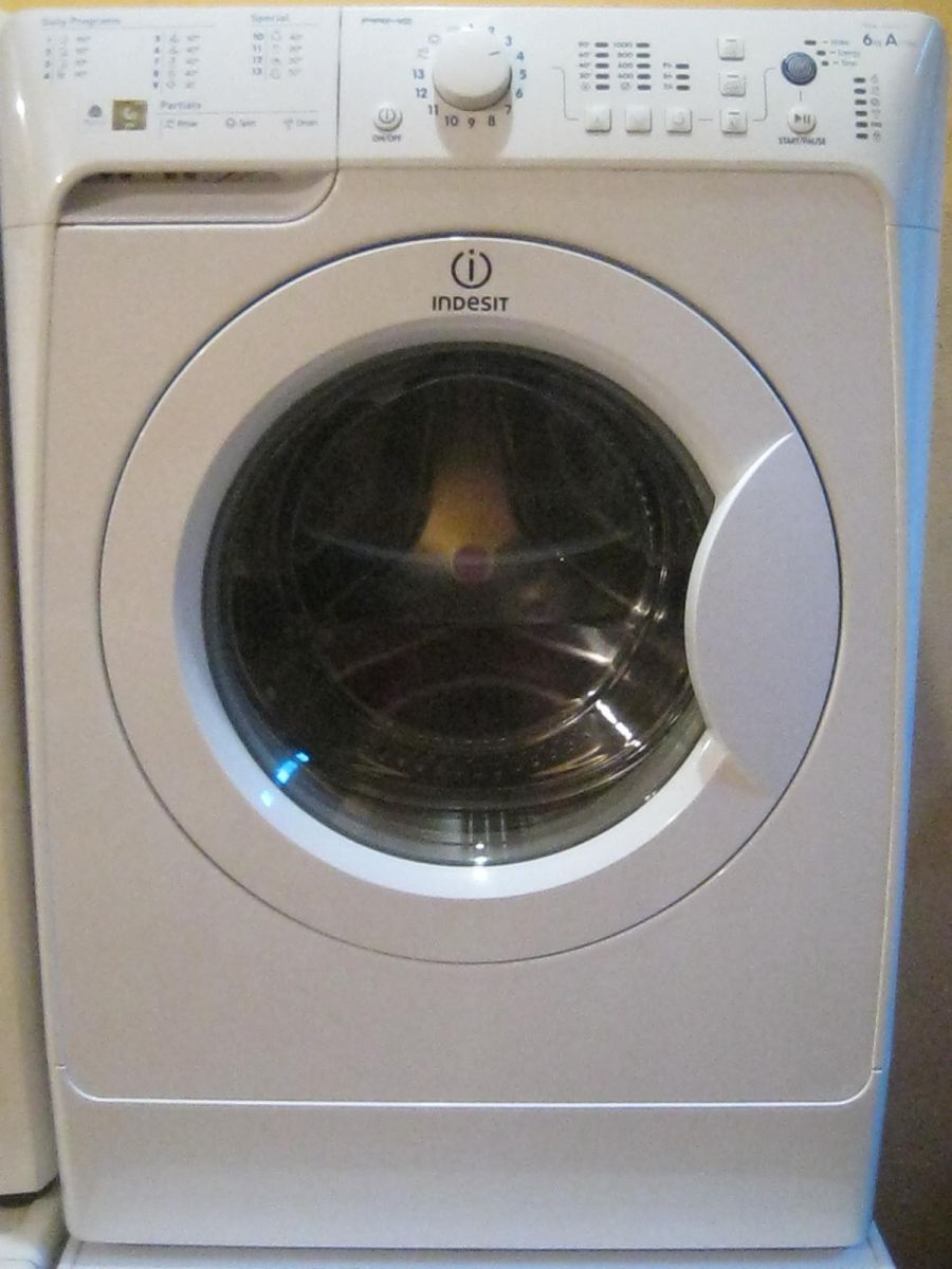  Indesit PWSC 61070W