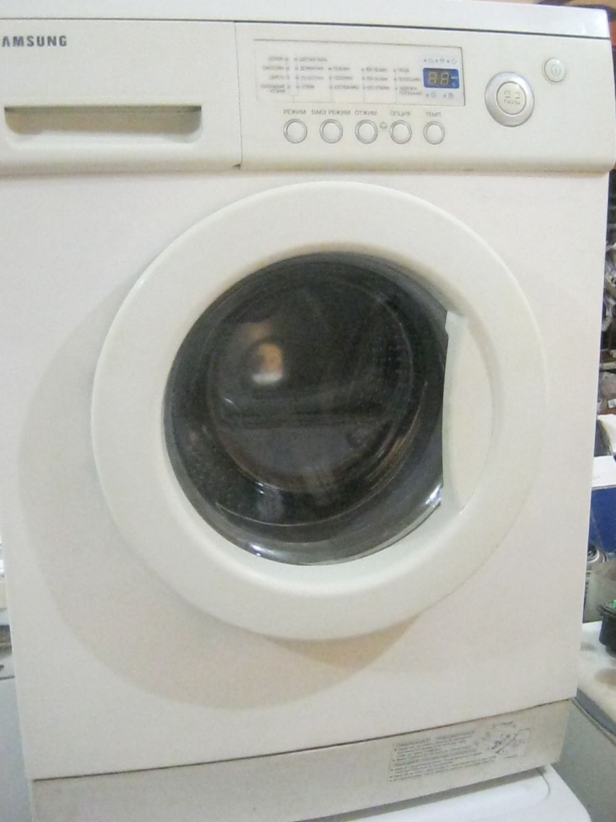 Samsung F 1043