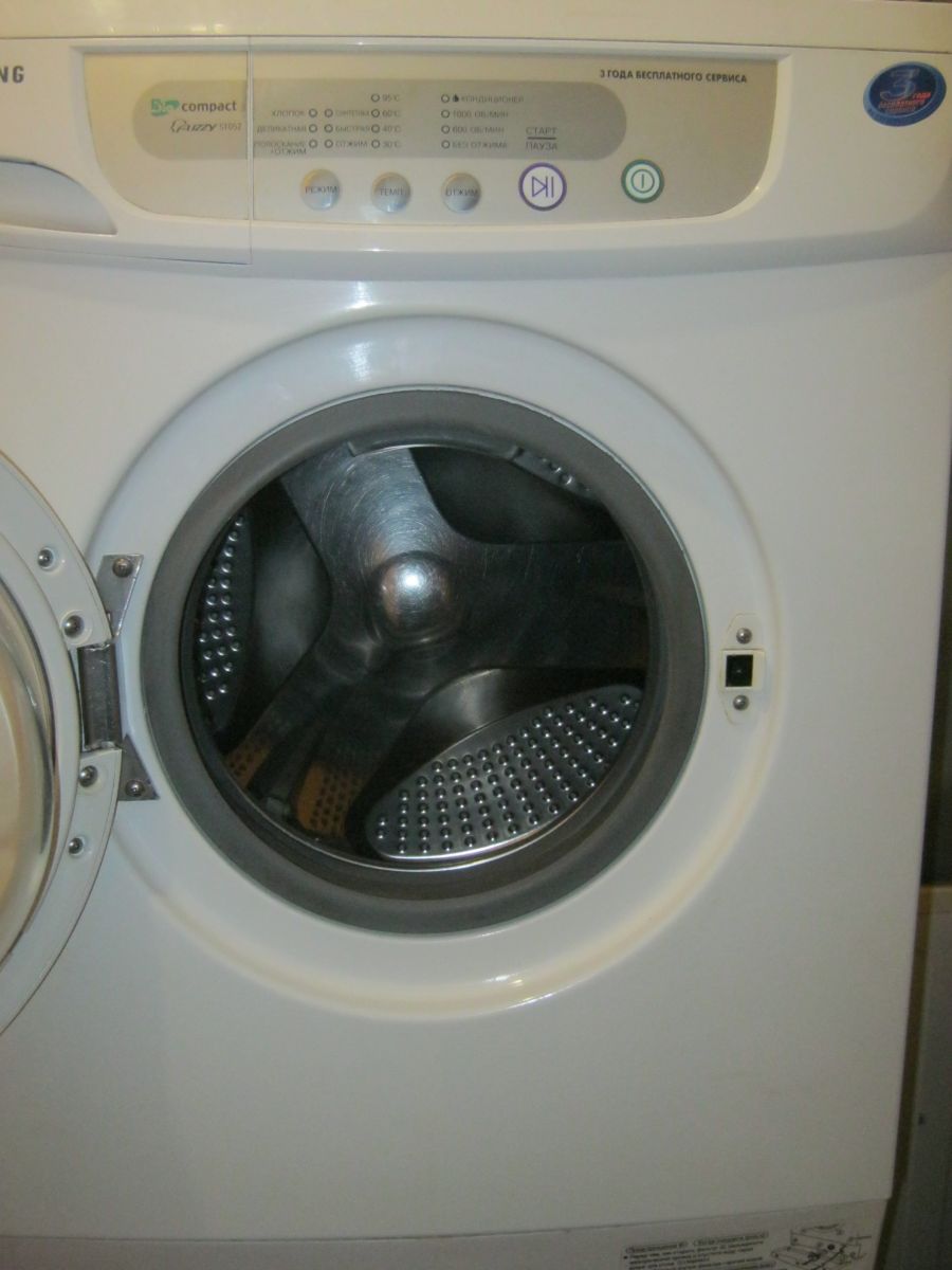 Samsung R1052