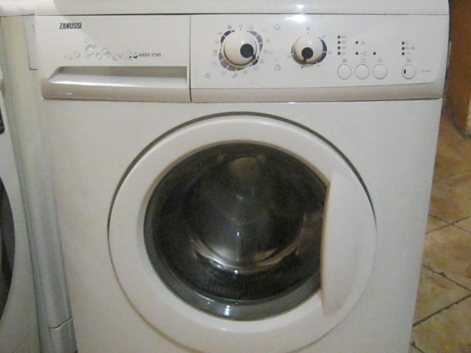 Zanussi ZWS 5883
