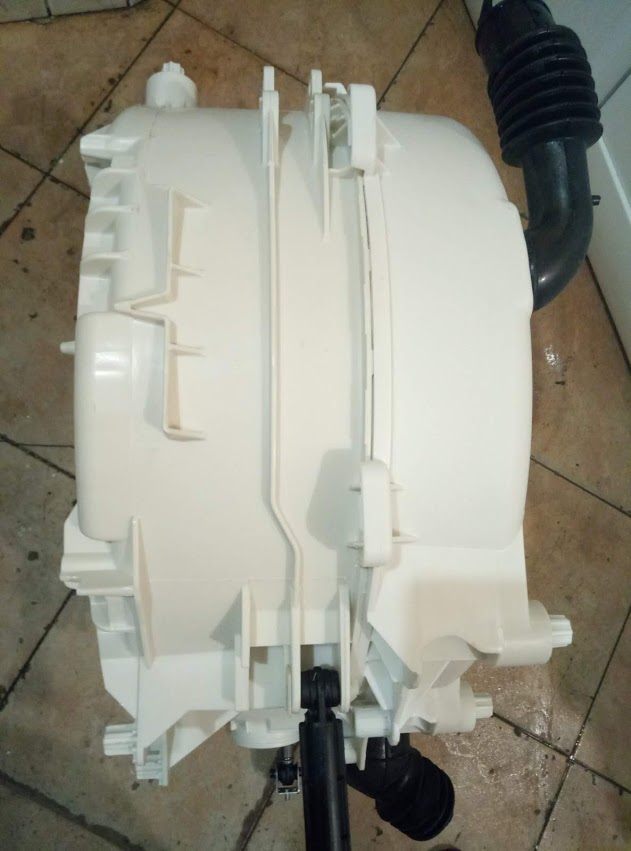 Бак в сборе с барабаном Indesit C00293409 новый оригинал