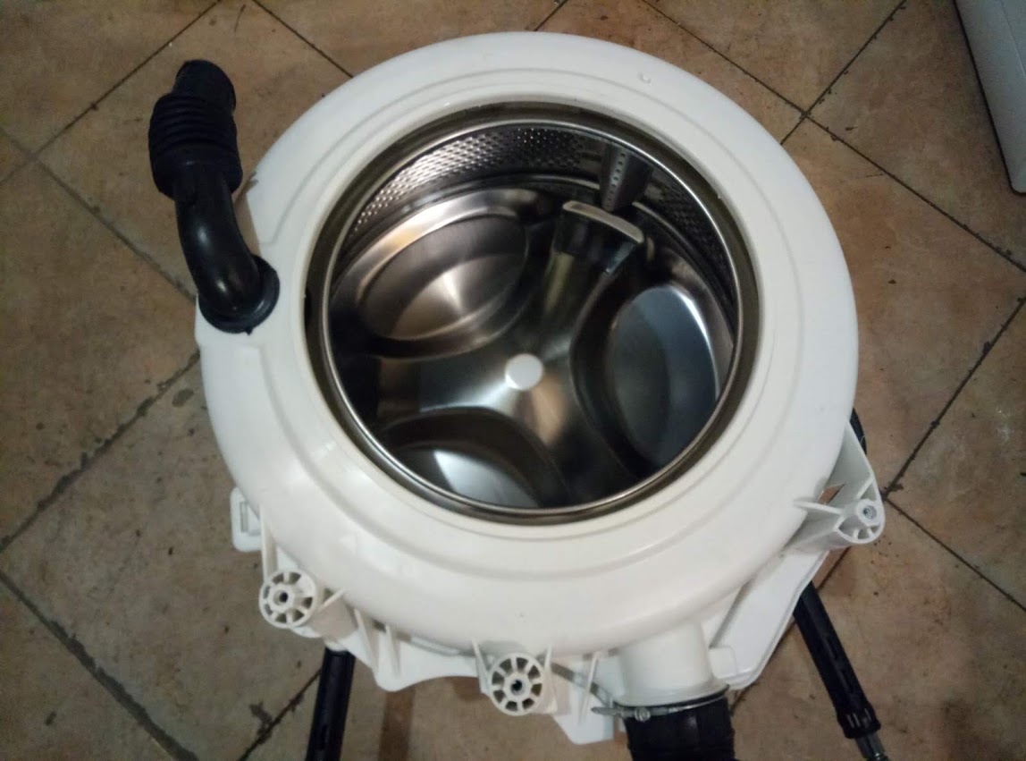 Бак в сборе с барабаном Indesit C00293409 новый оригинал