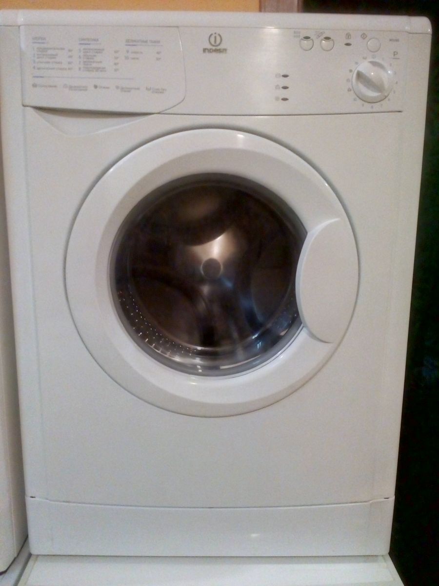  Indesit WIUN 81