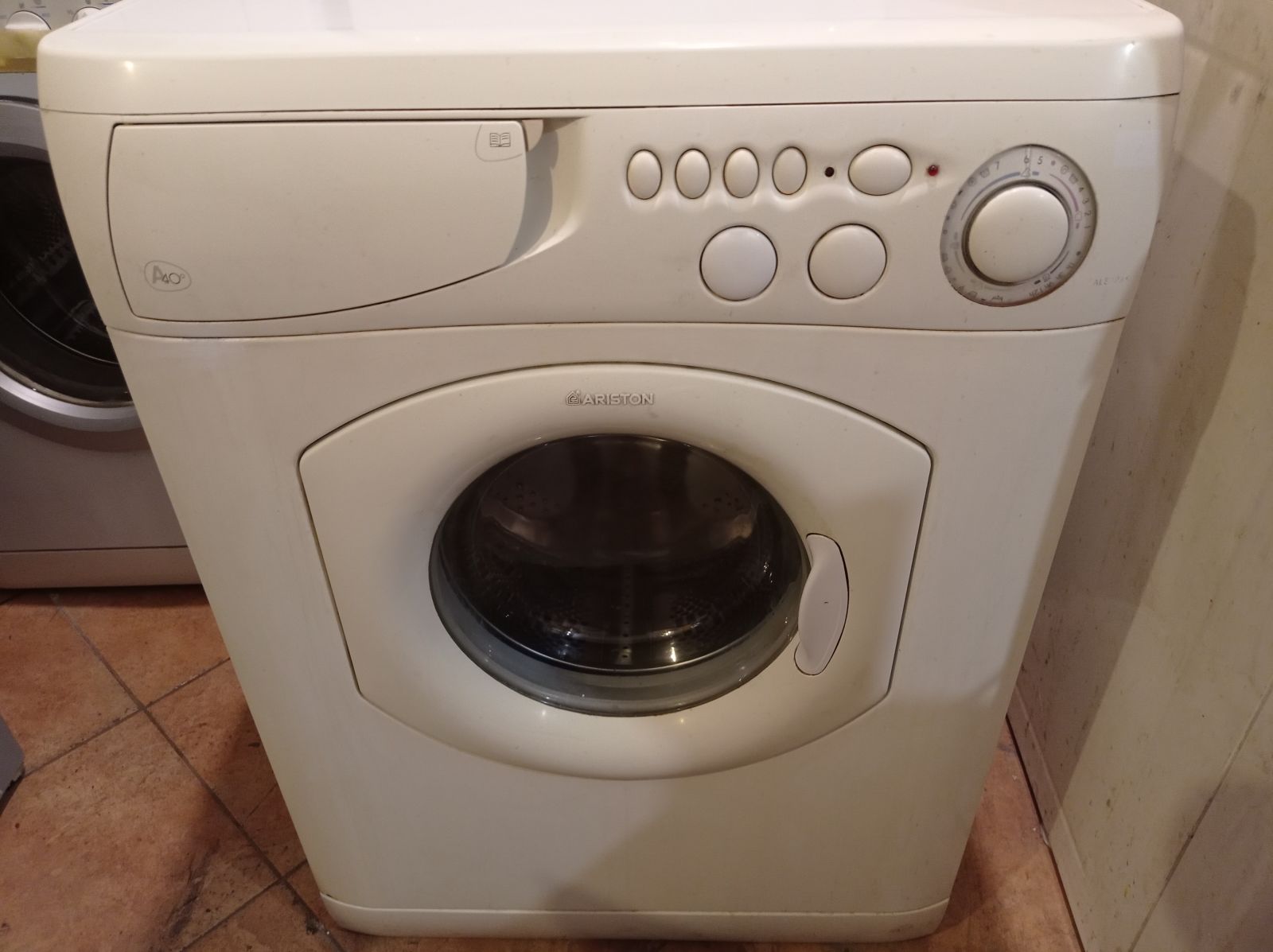 Hotpoint-Ariston ALS 129 X