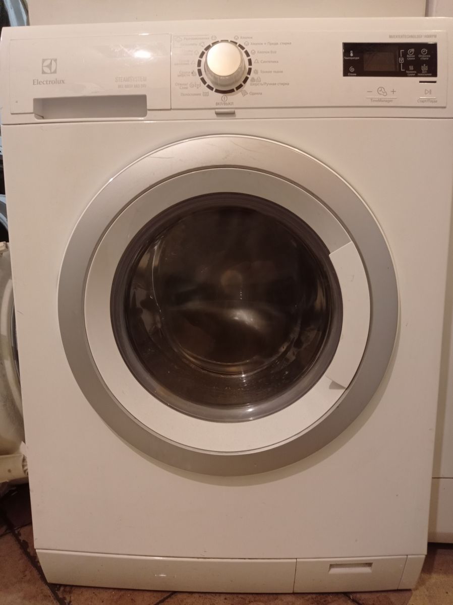 Electrolux EWW 51486 HW  с сушкой 