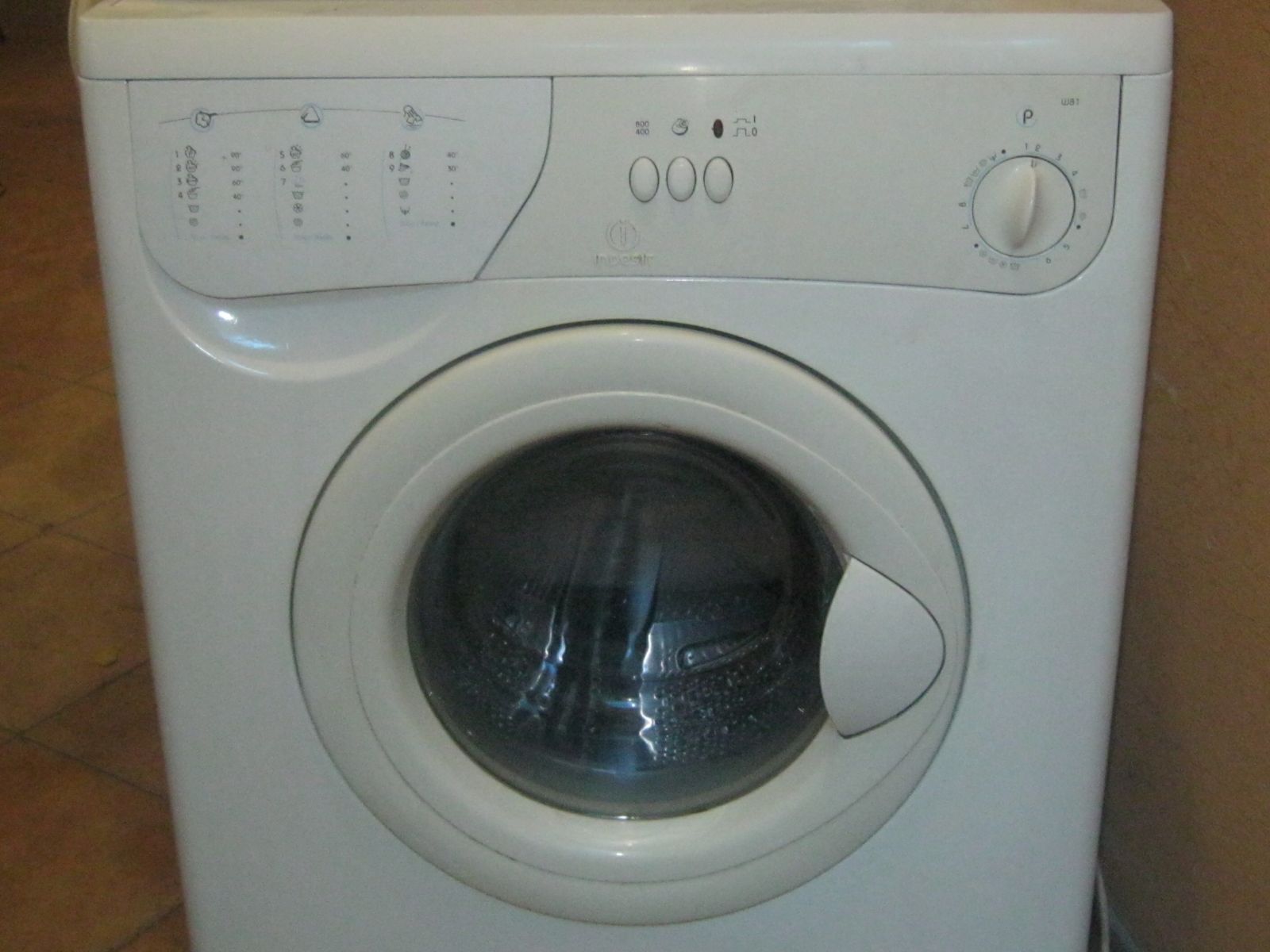 Indesit W 81 б/у
