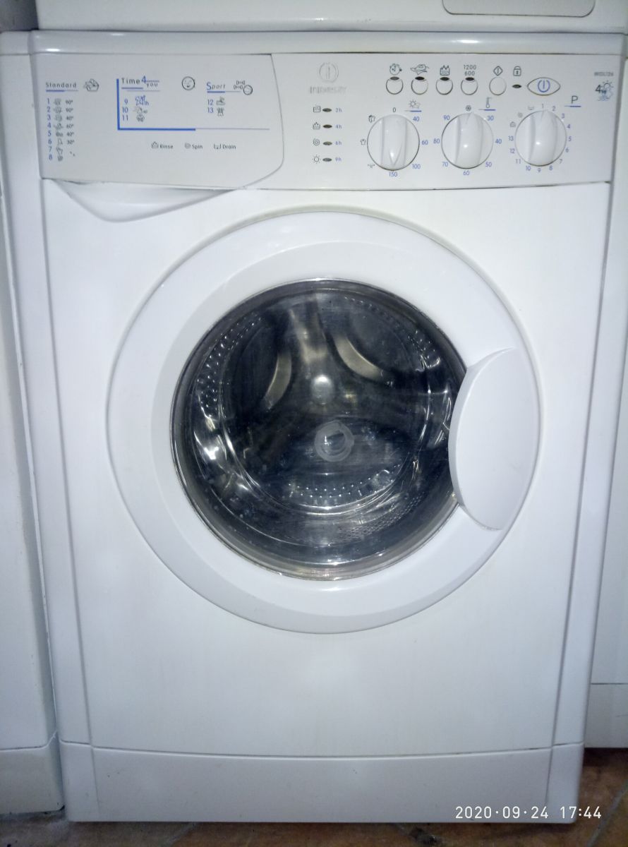 INDESIT WIDL 126 с сушкой