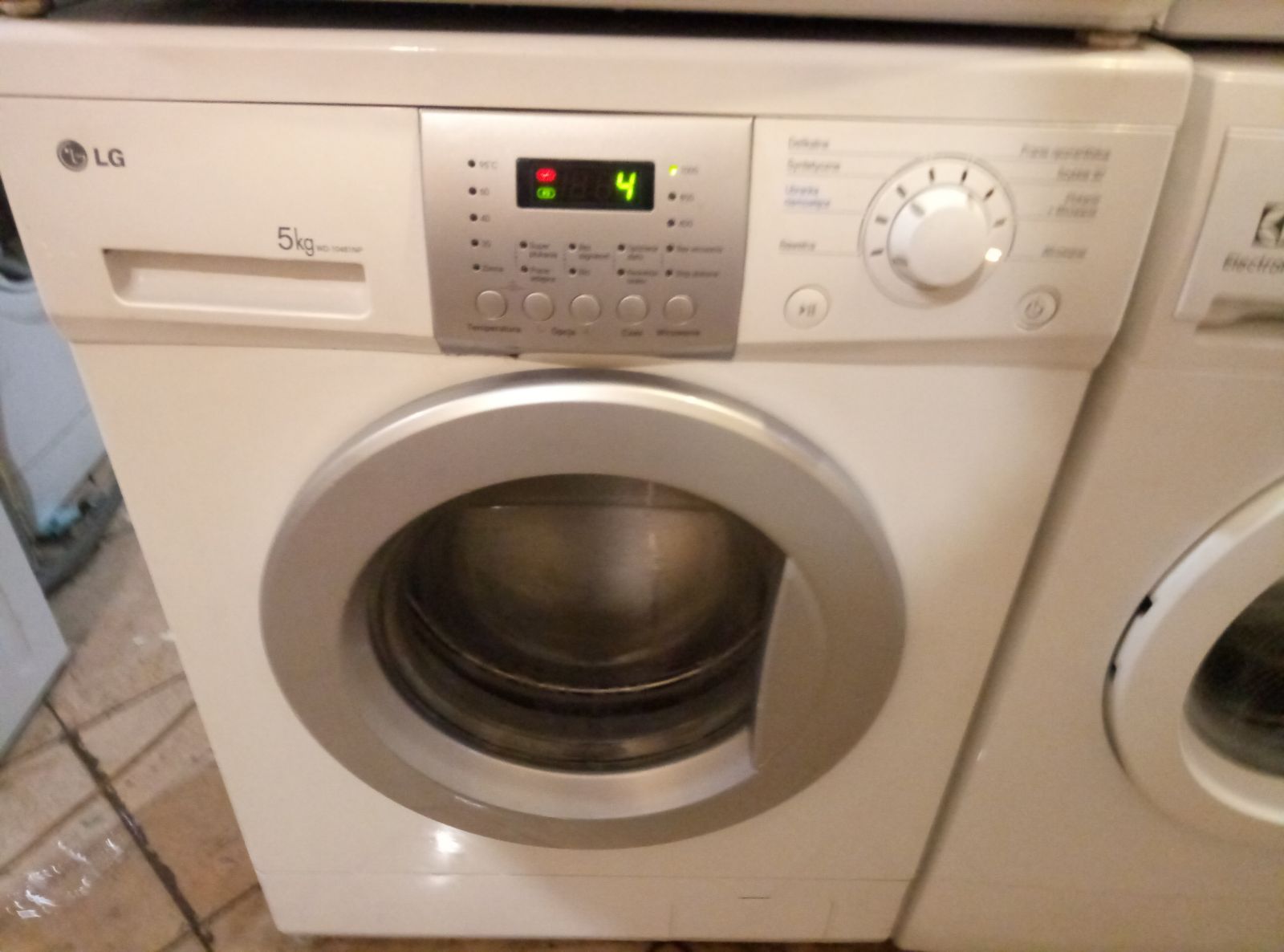 LG WD 10481 N из Европы